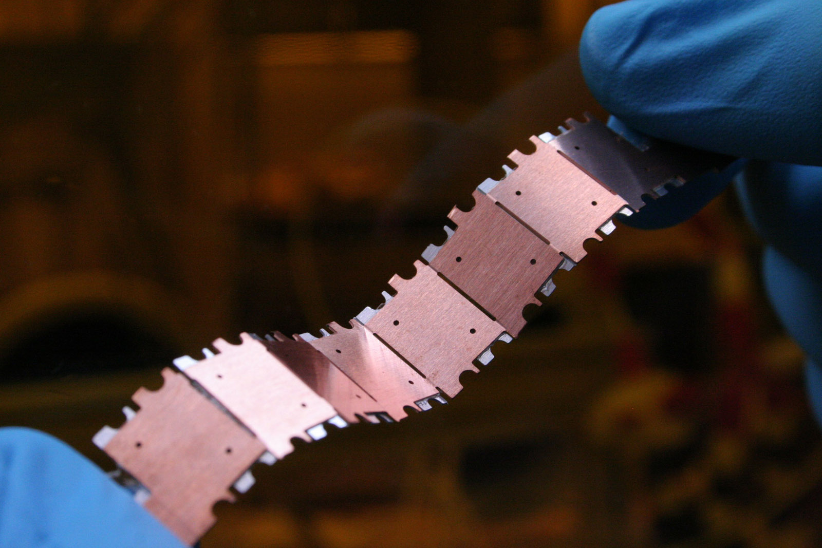 Mechanisch flexible Batteriestreifen aus segmentierten Mikrobatterien, Fraunhofer IZM