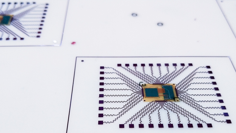 Embedded thin film system in Strech-Flex