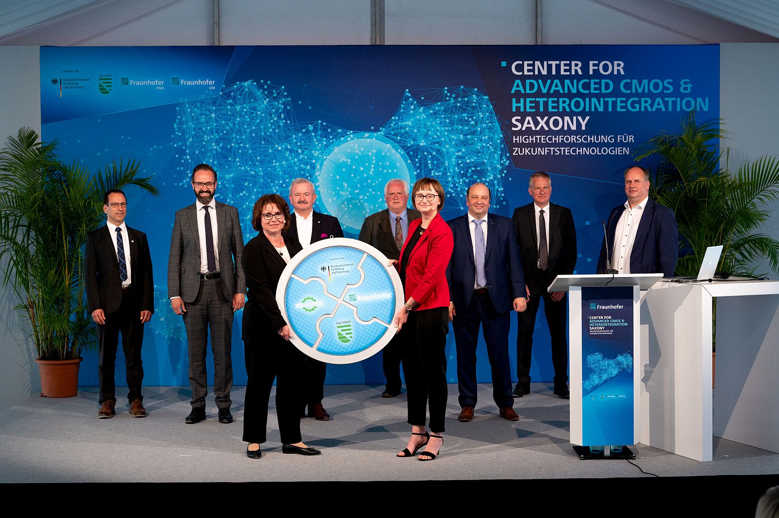 image - New center for semiconductor research opened in Dresden