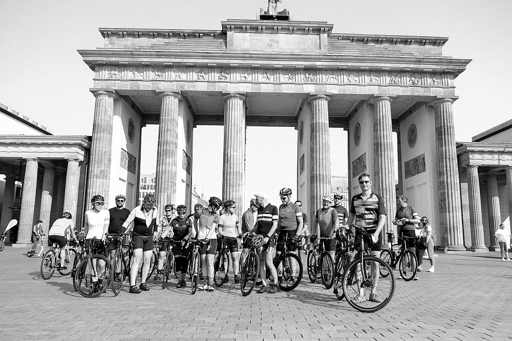 sw - Brandenburger Tor - Radeln für einen guten Zweck