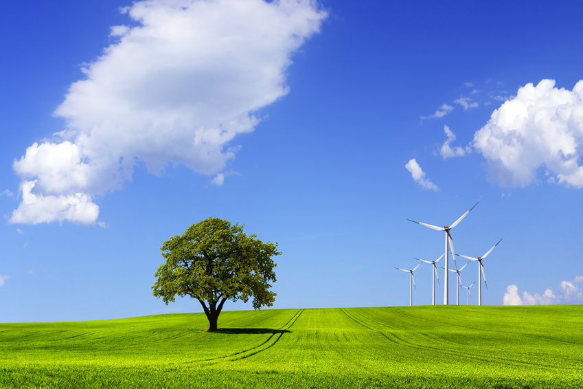 Trendthemen - Nachhaltigkeit - Windmill on green field