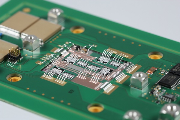 Aufbau- und Verbindungstechnik für die Leistungselektronik