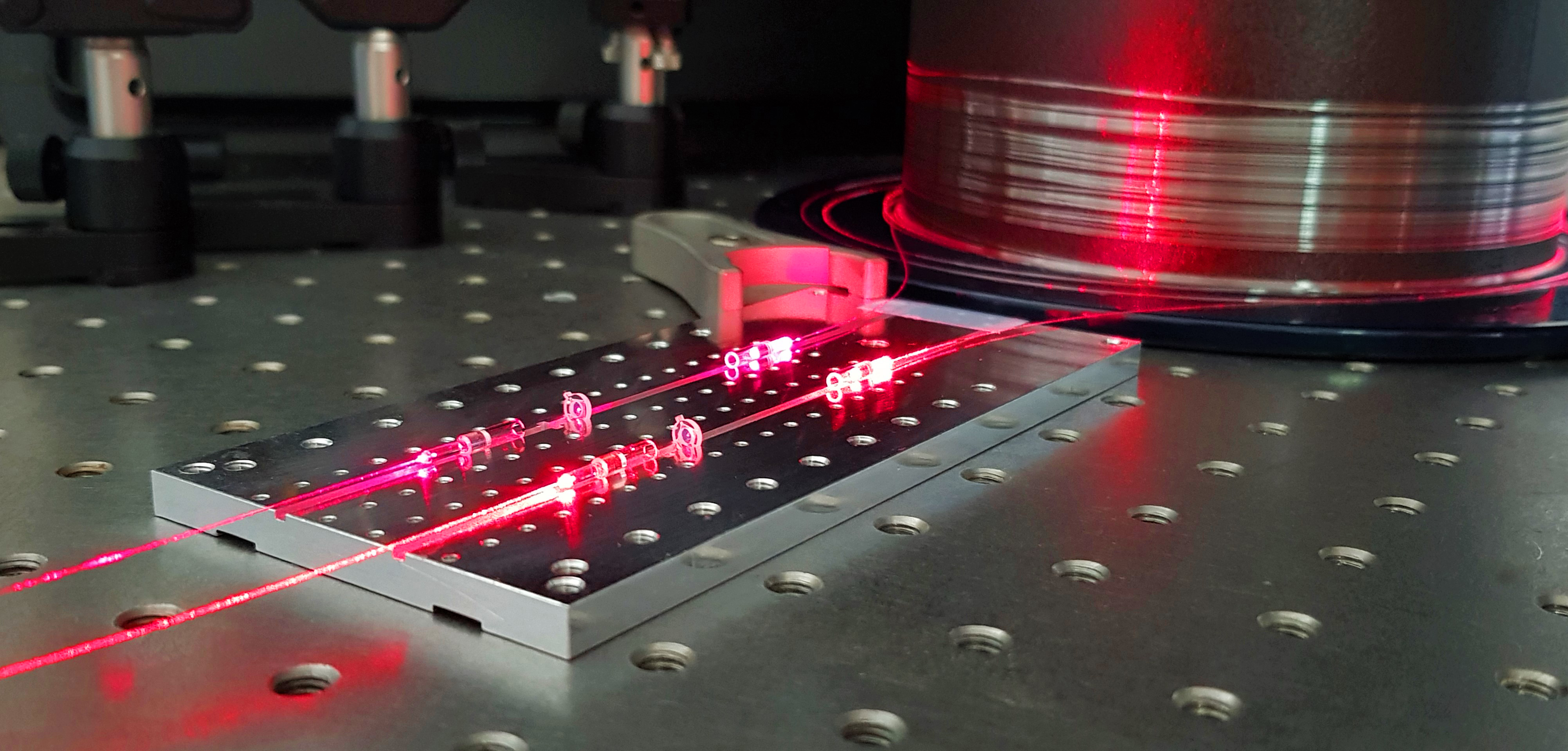 img - Hollow-core fibers for precise positioning in space 