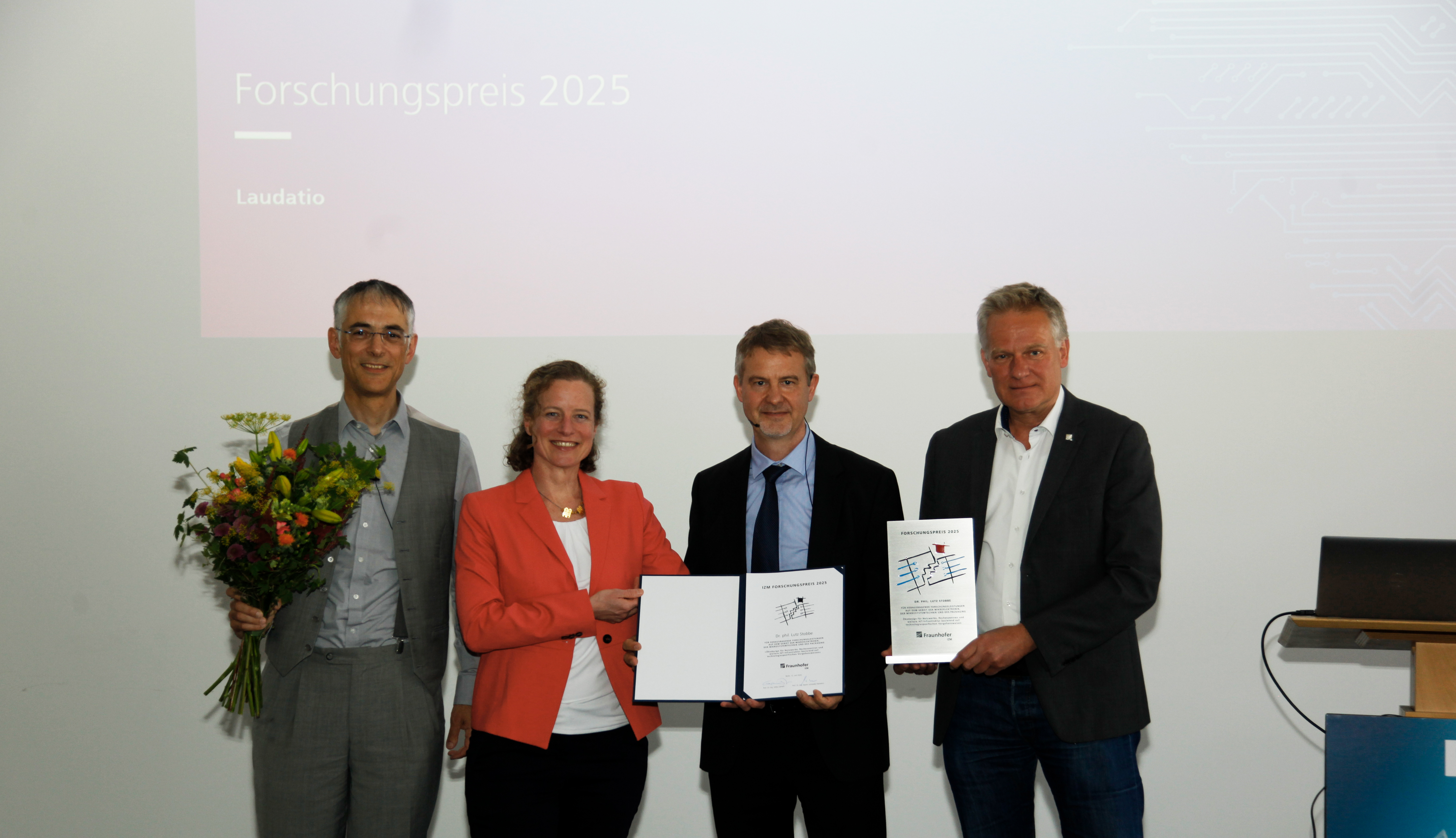 v. l. n. r.: Dr. Nils F. Nissen; Prof. Dr. Ulrike Ganesh; Dr. Lutz Stobbe & Prof. Dr.-Ing. Martin Schneider-Ramelow