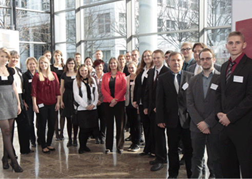 Fraunhofer IZM Apprentice Graduates with Flying Colors