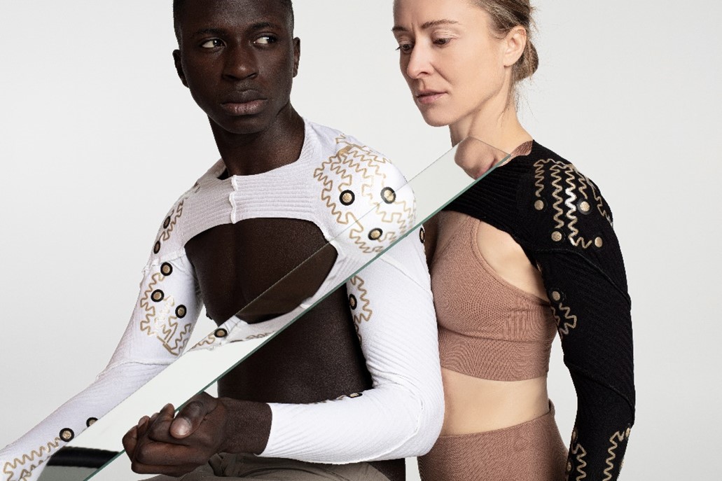 copyright: Jessica Smarsch - Fraunhofer researchers and designers combine style with functionality: in this case with clothing that measures muscle activity and thus optimizes rehabilitation processes 