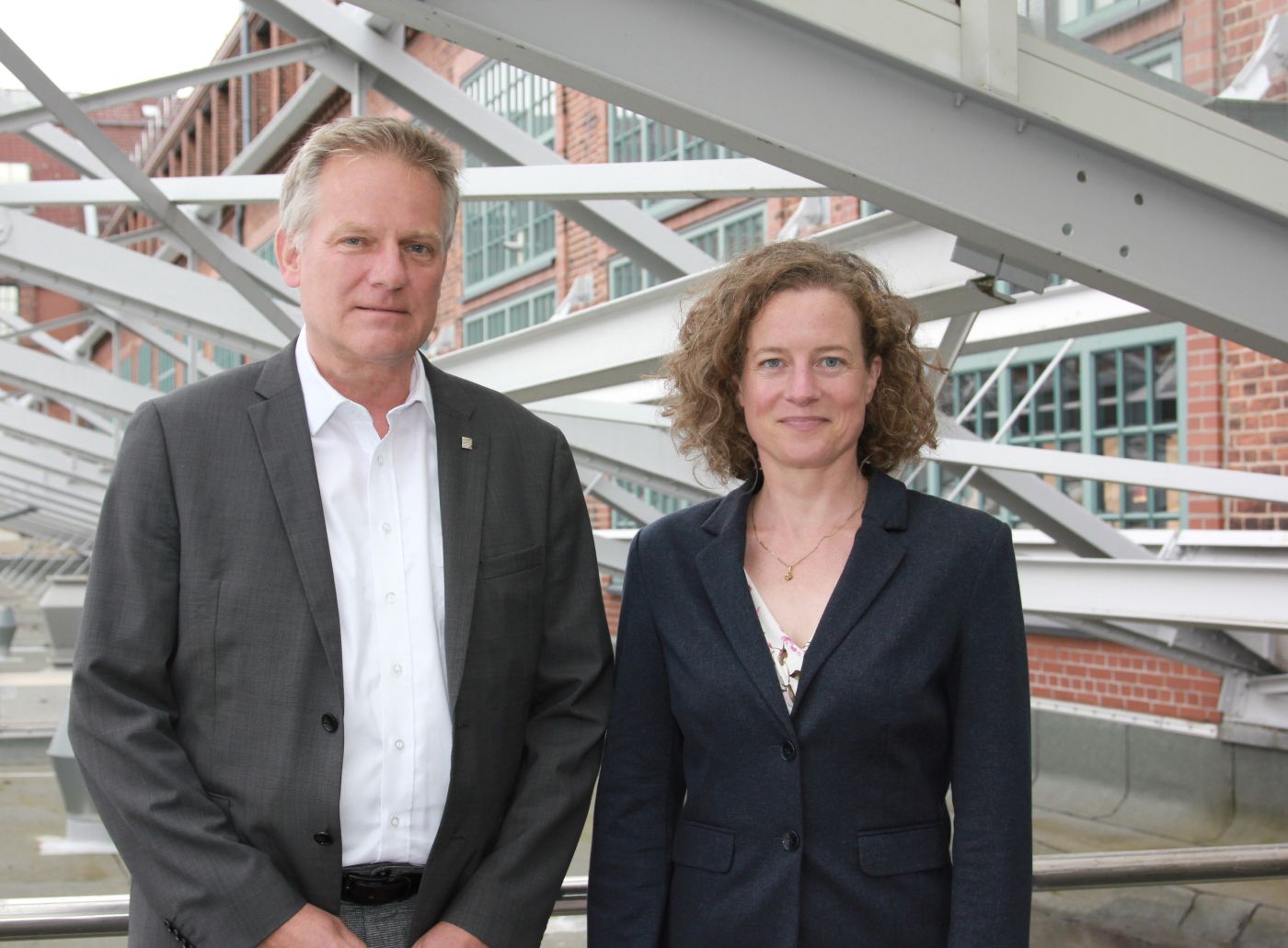 small - Doppelspitze The incoming leadership duo of Fraunhofer IZM: Professors Martin Schneider- Ramelow and Ulrike Ganesh