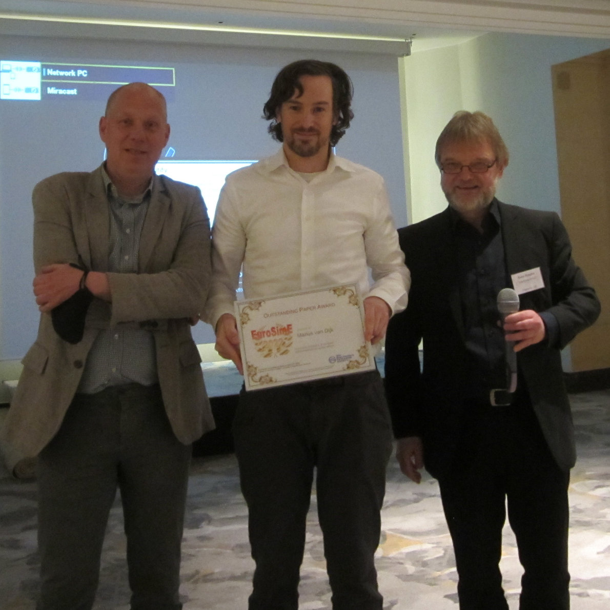 teaser Outstanding Paper Award für Marius van Dijk auf der EuroSimE 2022 Outstanding Paper Award für Marius van Dijk auf der EuroSimE 2022