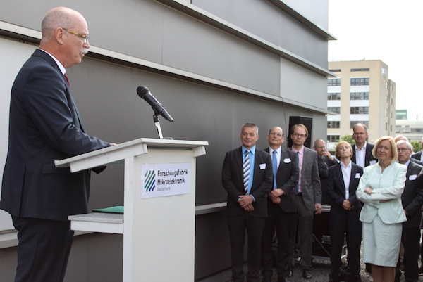 On July 6th, the Ferdinand Braun Institute, the Leibniz Institute for Ultra-High Frequency Technology, opened its doors for the regional launch of the Research Factory in Berlin-Brandenburg.