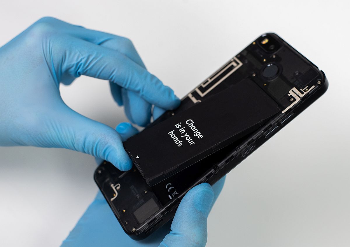 The new Fairphone 3 – First look with Fraunhofer IZM